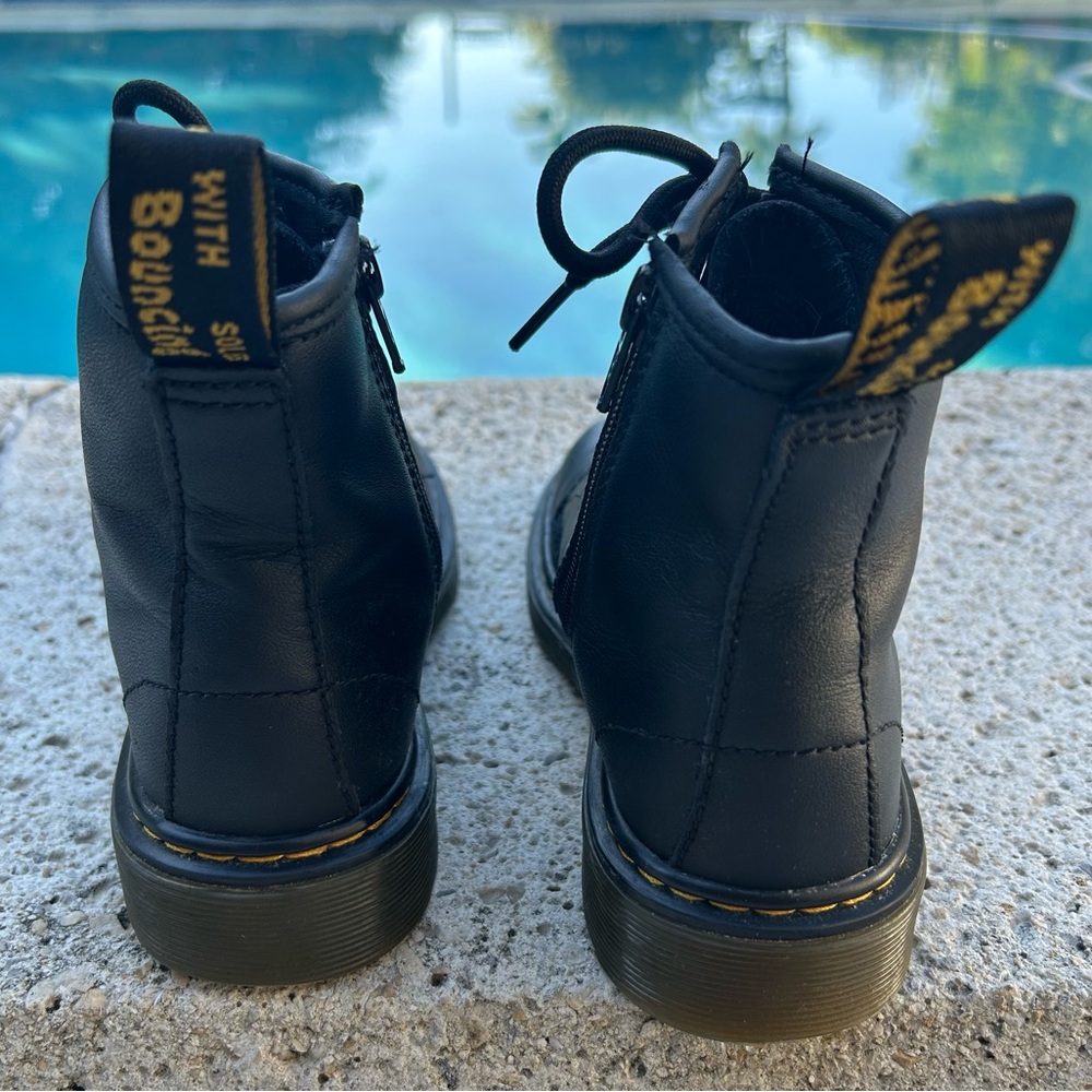 Dr Martens Docs lace up boots 1460 kids size 1 black leather combat style - Picture 5 of 7